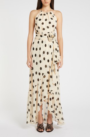 Duga haljina s volanom i ukrasnim cvijetom