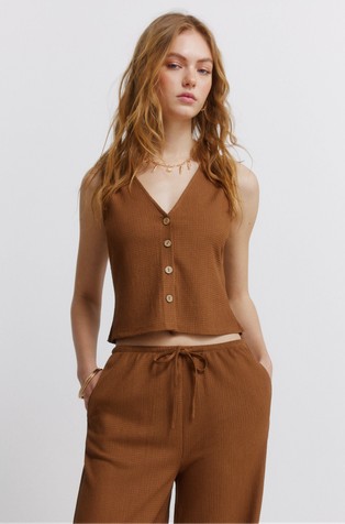 Buttoned vest top