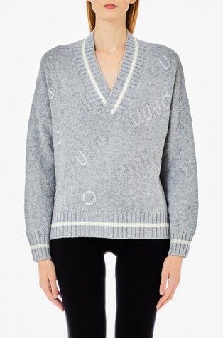 Pleten pulover s V-izrezom i logotipima s ukrasnim kamenčićima