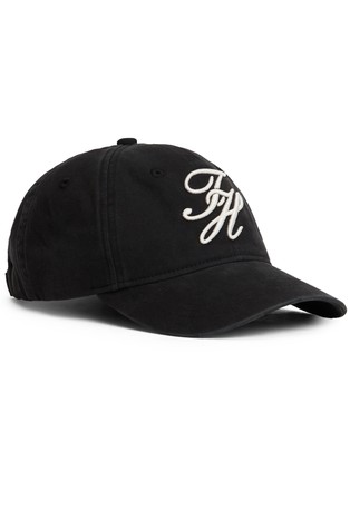 Kapa sa šiltom i izvezenim logotipom