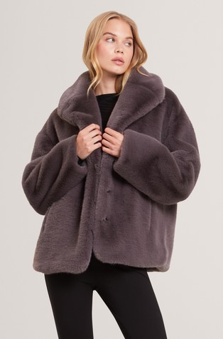 Jakna od umjetnog krzna