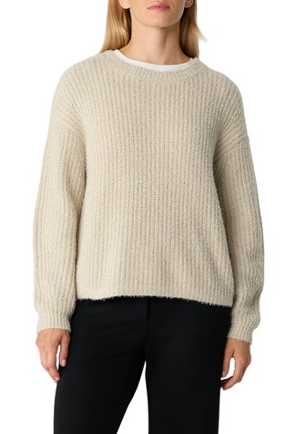 Pleten pulover sa svjetlucavim vlaknima