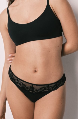 Modal-blend classic panty with lace