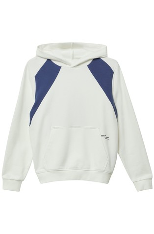 Pulover s kapuljačom i velikim otiskom straga