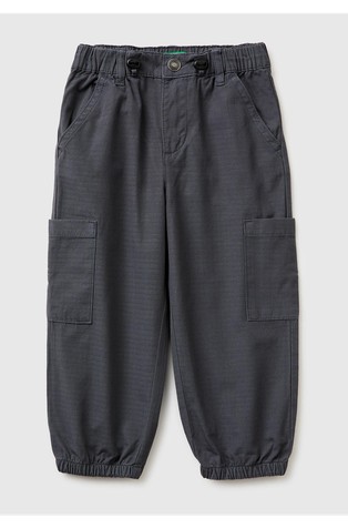 Parachute cargo pants in textured cotton