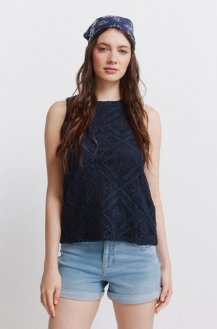 Crochet sleeveless T-shirt
