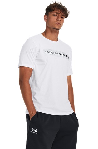 Logo majica s kamuflažnim detaljem