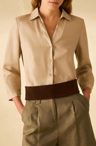 Slim fit linen shirt with 3/4 sleeves