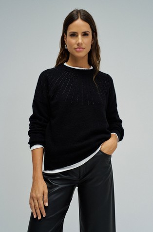 Pleten pulover s ukrasnim kamenčićima