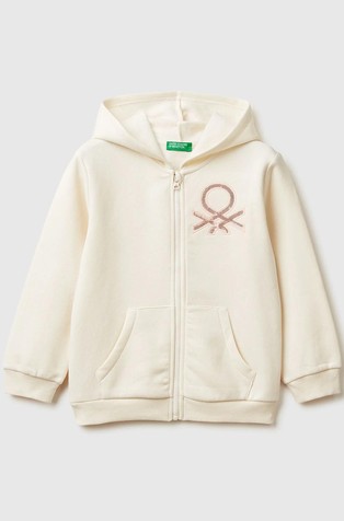 Pulover s kapuljačom i šljokicama