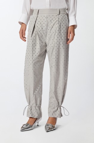 Podstavljene hlače od najlona s ukrasnim kamenčićima i zakovicama