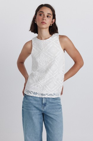 Crochet sleeveless T-shirt