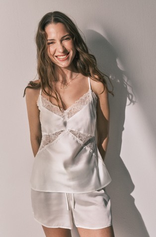 Kratka satenska pidžama s naramenicama