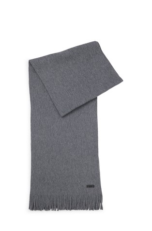 Raschel-knit scarf in responsible virgin wool