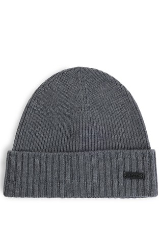 Rebrasto pletena vunena kapa