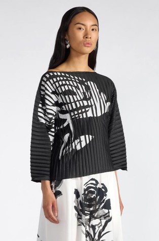 Plissé blouse with rose motif