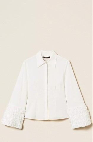 Poplin shirt with flower applications