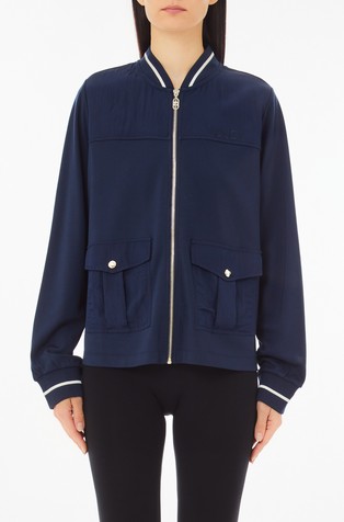 Pulover od mješavine viskoze s kontrastnim detaljima