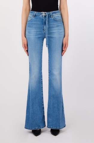 Zvonaste jeans hlače s logo remenom