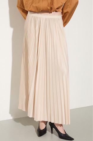 Pleated long skirt