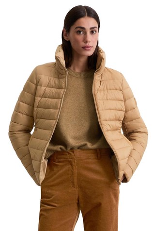 Water-repellent quilted jacket