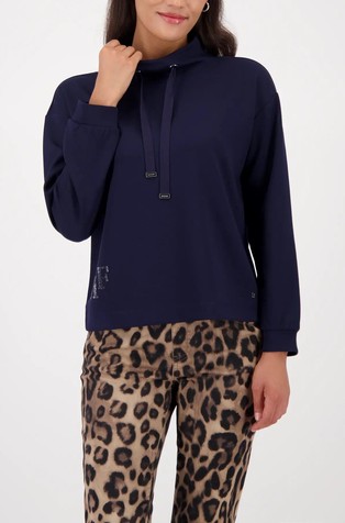 Sweatshirt with jewellery detail