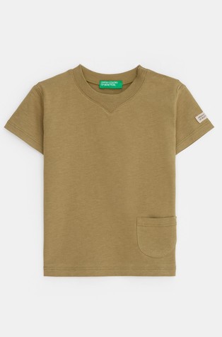 T-shirt with small patch pocket