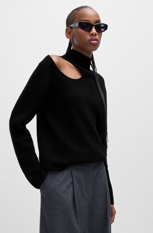 Relaxed fit pleten pulover s izrezanim detaljem