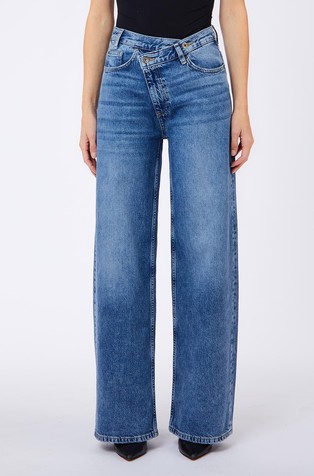 Straight fit jeans with asymmetric waistband