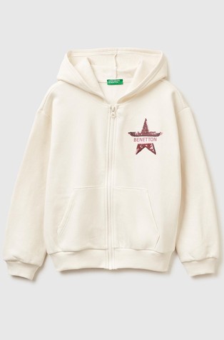 Pulover s kapuljačom i šljokicama