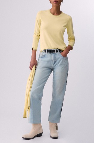 Pleten pulover sa svjetlucavim obrubima