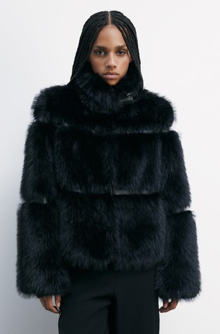 Kratka jakna od umjetnog krzna