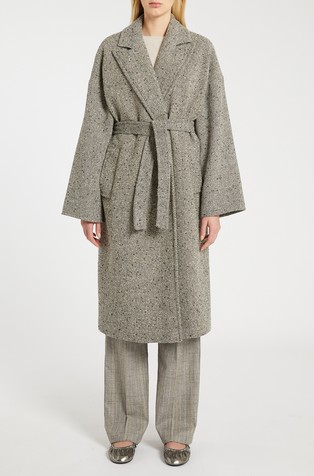 Kaput s uzorkom riblje kosti i trakom za vezanje