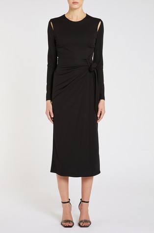 Jersey haljina s izrezanim detaljima i prividnim preklopom