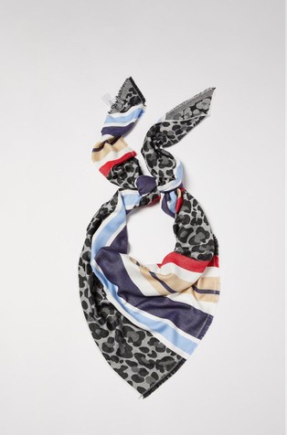 Viskozna marama s uzorkom