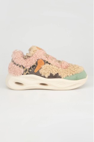 Sneakers in multi color faux fur