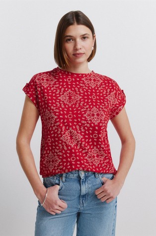 Folded sleeve T-shirt with pattern