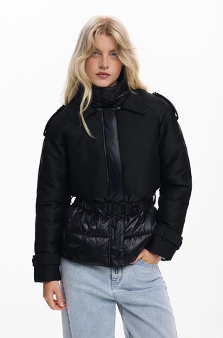 Jakna od kombinacije tkanina s remenom