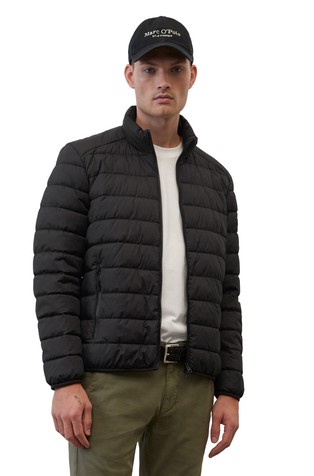 Lightweight quilted jacket made of recycled fabric
