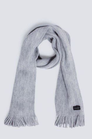 Pleten šal s meliranim uzorkom