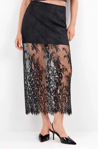 Suknja od čipke sa satenskom podstavom