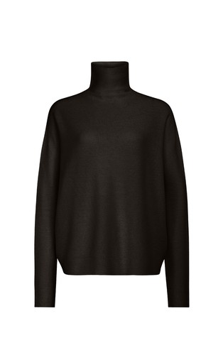 Pleten vuneni pulover s visokim ovratnikom