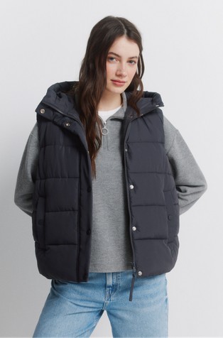 Prošiven prsluk s kapuljačom