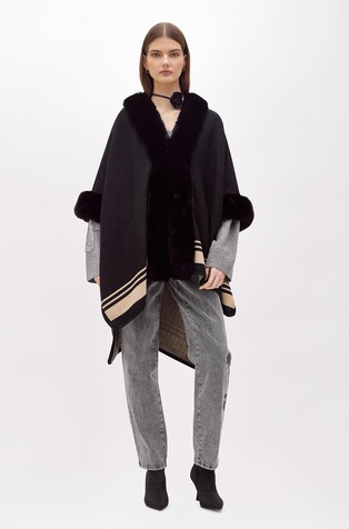 Pleten pončo s umjetnim krznom