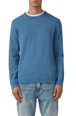 Pleten pulover s izvezenim logotipom