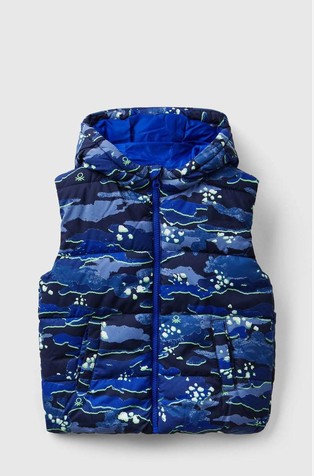 Prošiven prsluk s kapuljačom i kamuflažnim uzorkom