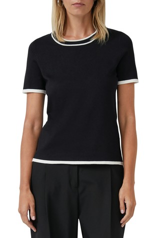 Short-sleeved knitted sweater with contrasting details