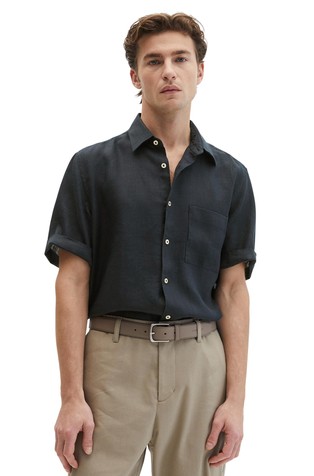 Regular short-sleeved shirt in linen