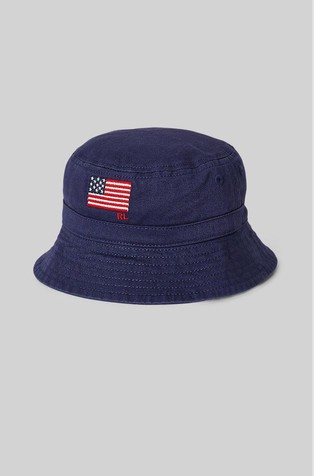 Pamučni šeširić s izvezenom zastavom
