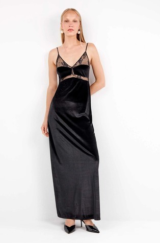 Velvet long dress with lace details